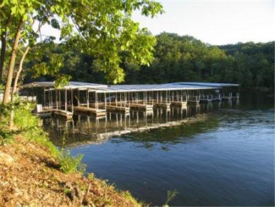 Holiday Shores Resort Osage Beach Exterior photo